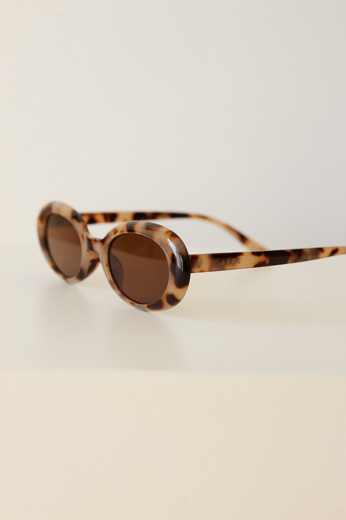 OVAL SUNNIES  carey 