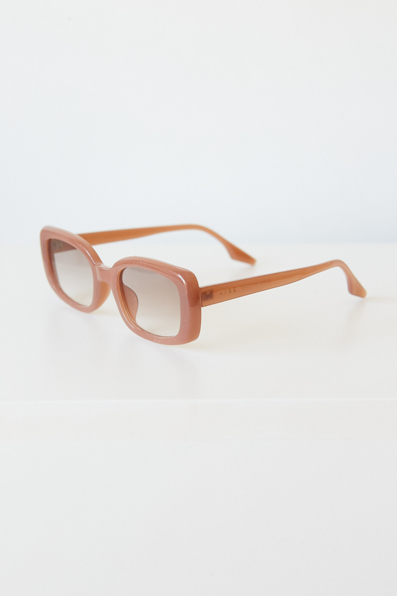 DANNA SUNNIES  camel 