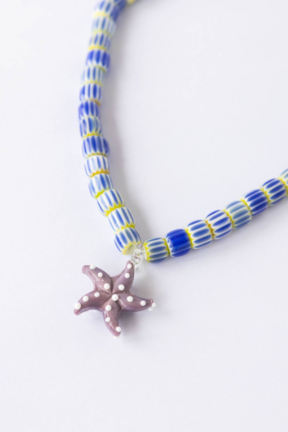 COLLAR ESTRELLA DE MAR DOTS lila 