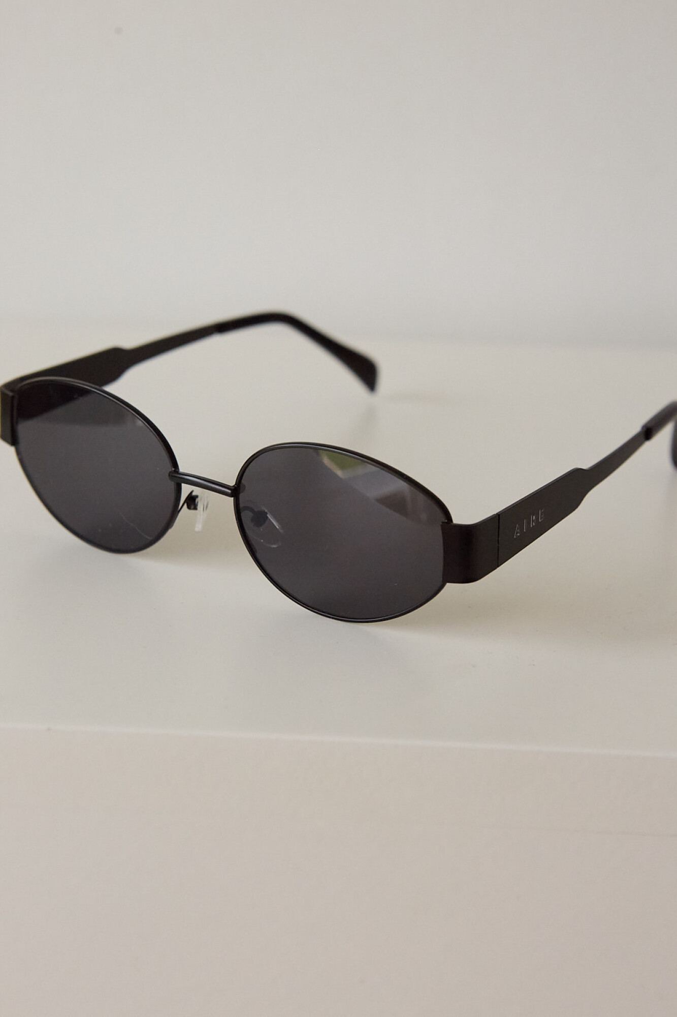 METAL ROUND SUNNIES  negro 